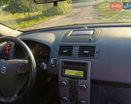 Черный Вольво В50, объемом двигателя 1.56 л и пробегом 219 тыс. км за 8100 $, фото 4 на Automoto.ua