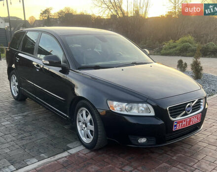 Черный Вольво В50, объемом двигателя 2 л и пробегом 284 тыс. км за 9200 $, фото 1 на Automoto.ua