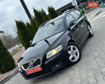 Черный Вольво В50, объемом двигателя 1.6 л и пробегом 219 тыс. км за 8300 $, фото 1 на Automoto.ua