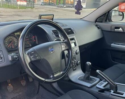 Черный Вольво В50, объемом двигателя 1.56 л и пробегом 243 тыс. км за 8200 $, фото 8 на Automoto.ua