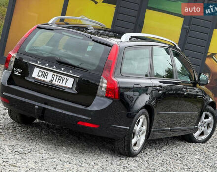 Черный Вольво В50, объемом двигателя 1.6 л и пробегом 230 тыс. км за 7999 $, фото 30 на Automoto.ua