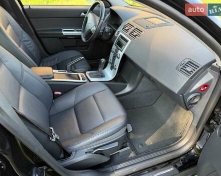 Черный Вольво В50, объемом двигателя 1.6 л и пробегом 226 тыс. км за 8290 $, фото 88 на Automoto.ua