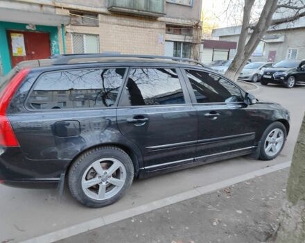 Черный Вольво В50, объемом двигателя 1.6 л и пробегом 280 тыс. км за 8000 $, фото 3 на Automoto.ua