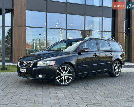 Чорний Вольво V50, об'ємом двигуна 2 л та пробігом 262 тис. км за 9850 $, фото 2 на Automoto.ua