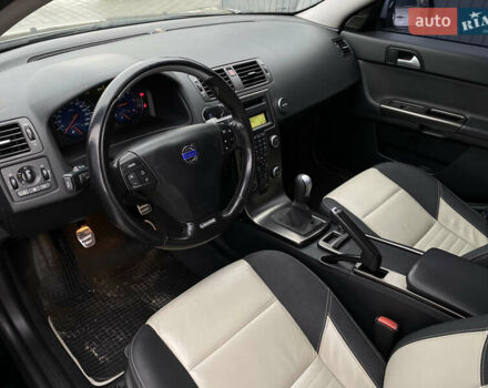 Черный Вольво В50, объемом двигателя 1.6 л и пробегом 235 тыс. км за 7999 $, фото 4 на Automoto.ua