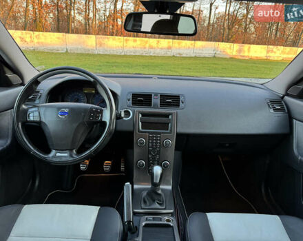 Черный Вольво В50, объемом двигателя 1.6 л и пробегом 235 тыс. км за 9350 $, фото 31 на Automoto.ua