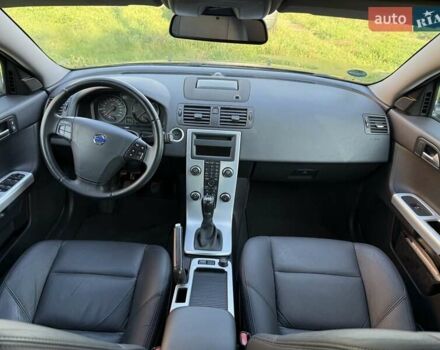 Черный Вольво В50, объемом двигателя 1.6 л и пробегом 226 тыс. км за 8290 $, фото 92 на Automoto.ua