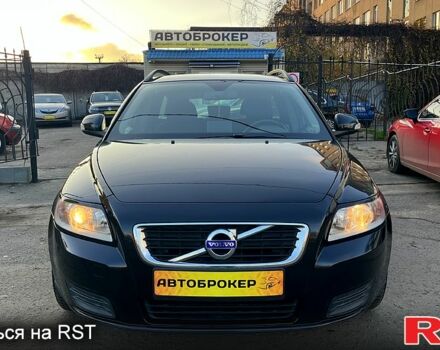 Черный Вольво В50, объемом двигателя 1.6 л и пробегом 243 тыс. км за 8200 $, фото 1 на Automoto.ua