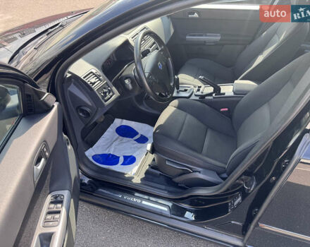 Черный Вольво В50, объемом двигателя 2 л и пробегом 210 тыс. км за 11000 $, фото 19 на Automoto.ua