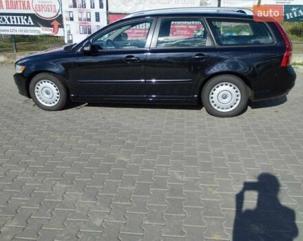Черный Вольво В50, объемом двигателя 1.6 л и пробегом 223 тыс. км за 7500 $, фото 1 на Automoto.ua