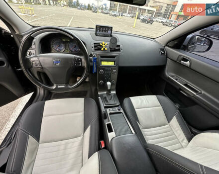 Черный Вольво В50, объемом двигателя 1.56 л и пробегом 229 тыс. км за 9999 $, фото 16 на Automoto.ua