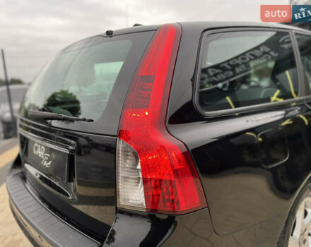 Черный Вольво В50, объемом двигателя 1.6 л и пробегом 244 тыс. км за 8300 $, фото 13 на Automoto.ua