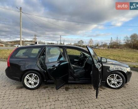 Черный Вольво В50, объемом двигателя 1.6 л и пробегом 215 тыс. км за 7600 $, фото 10 на Automoto.ua