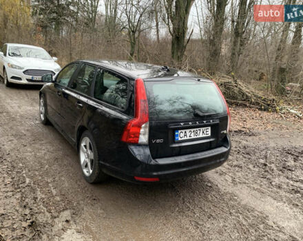 Черный Вольво В50, объемом двигателя 1.6 л и пробегом 270 тыс. км за 8500 $, фото 4 на Automoto.ua