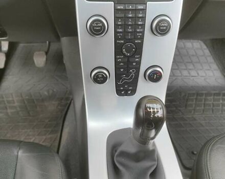 Черный Вольво В50, объемом двигателя 1.6 л и пробегом 201 тыс. км за 7500 $, фото 19 на Automoto.ua