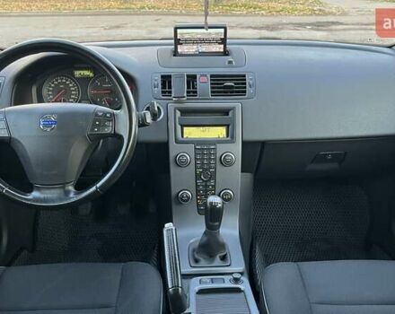 Черный Вольво В50, объемом двигателя 1.56 л и пробегом 243 тыс. км за 8200 $, фото 12 на Automoto.ua