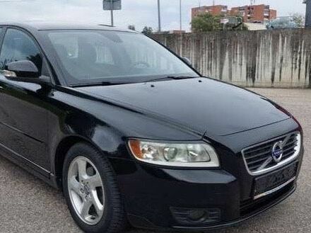 Черный Вольво В50, объемом двигателя 0 л и пробегом 130 тыс. км за 7950 $, фото 1 на Automoto.ua