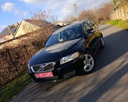 Черный Вольво В50, объемом двигателя 1.6 л и пробегом 236 тыс. км за 8400 $, фото 1 на Automoto.ua