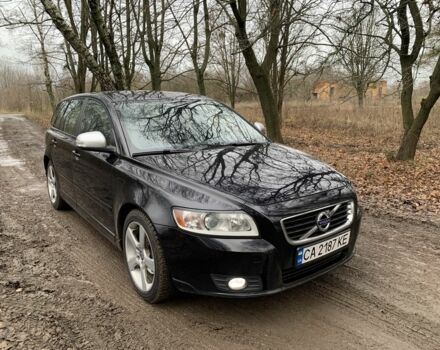 Черный Вольво В50, объемом двигателя 1.6 л и пробегом 270 тыс. км за 8500 $, фото 2 на Automoto.ua