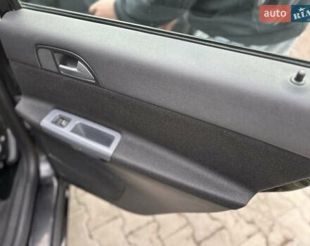 Черный Вольво В50, объемом двигателя 1.6 л и пробегом 219 тыс. км за 8300 $, фото 22 на Automoto.ua