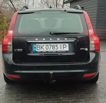 Черный Вольво В50, объемом двигателя 1.56 л и пробегом 260 тыс. км за 6900 $, фото 5 на Automoto.ua