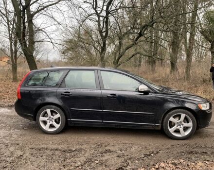 Черный Вольво В50, объемом двигателя 1.6 л и пробегом 270 тыс. км за 8500 $, фото 1 на Automoto.ua