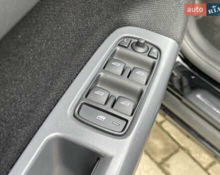 Черный Вольво В50, объемом двигателя 2 л и пробегом 279 тыс. км за 8750 $, фото 29 на Automoto.ua