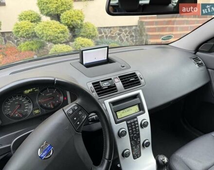 Черный Вольво В50, объемом двигателя 1.6 л и пробегом 226 тыс. км за 8290 $, фото 65 на Automoto.ua