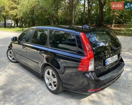 Черный Вольво В50, объемом двигателя 1.6 л и пробегом 235 тыс. км за 7800 $, фото 3 на Automoto.ua