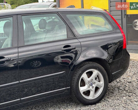 Черный Вольво В50, объемом двигателя 1.6 л и пробегом 226 тыс. км за 8600 $, фото 5 на Automoto.ua