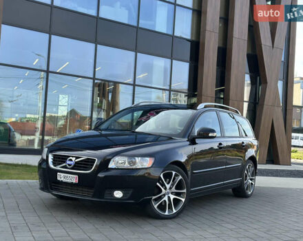 Чорний Вольво V50, об'ємом двигуна 2 л та пробігом 262 тис. км за 9850 $, фото 1 на Automoto.ua