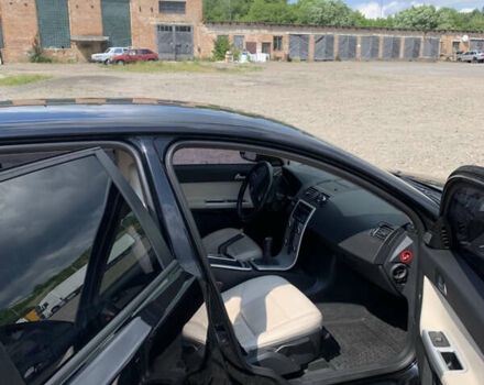 Черный Вольво В50, объемом двигателя 1.6 л и пробегом 307 тыс. км за 8200 $, фото 4 на Automoto.ua