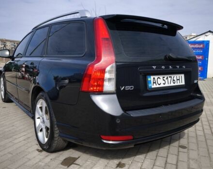 Черный Вольво В50, объемом двигателя 1.6 л и пробегом 255 тыс. км за 7400 $, фото 2 на Automoto.ua