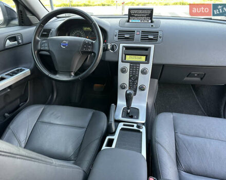 Чорний Вольво V50, об'ємом двигуна 2 л та пробігом 262 тис. км за 9850 $, фото 38 на Automoto.ua