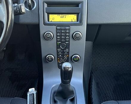 Черный Вольво В50, объемом двигателя 1.6 л и пробегом 243 тыс. км за 8200 $, фото 10 на Automoto.ua