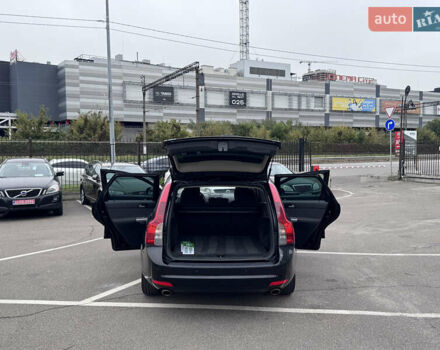 Черный Вольво В50, объемом двигателя 2 л и пробегом 213 тыс. км за 11000 $, фото 17 на Automoto.ua