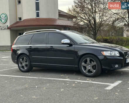 Черный Вольво В50, объемом двигателя 1.56 л и пробегом 229 тыс. км за 9999 $, фото 3 на Automoto.ua