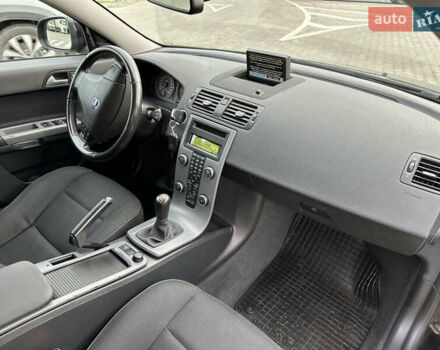 Черный Вольво В50, объемом двигателя 1.6 л и пробегом 219 тыс. км за 8300 $, фото 21 на Automoto.ua