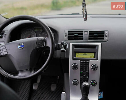 Черный Вольво В50, объемом двигателя 1.6 л и пробегом 316 тыс. км за 7299 $, фото 4 на Automoto.ua