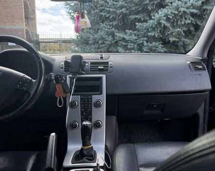 Вольво В50 2011 в Краматорске на Automoto.ua Черный Вольво В50, объемом двигателя 1.6 л и пробегом 258 тыс. км за 8000 $, фото 10 на Automoto.ua