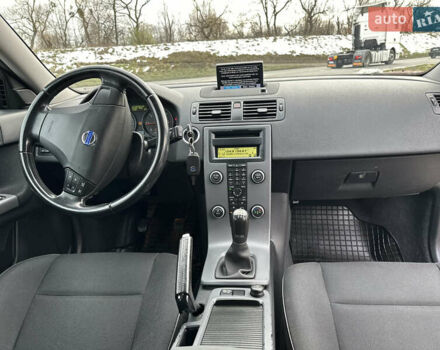 Черный Вольво В50, объемом двигателя 1.6 л и пробегом 219 тыс. км за 8300 $, фото 23 на Automoto.ua