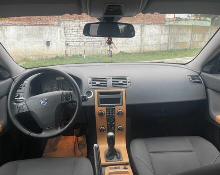 Чорний Вольво V50, об'ємом двигуна 0 л та пробігом 230 тис. км за 4999 $, фото 5 на Automoto.ua