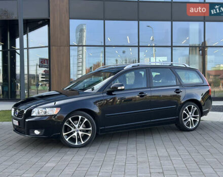 Чорний Вольво V50, об'ємом двигуна 2 л та пробігом 262 тис. км за 9850 $, фото 3 на Automoto.ua