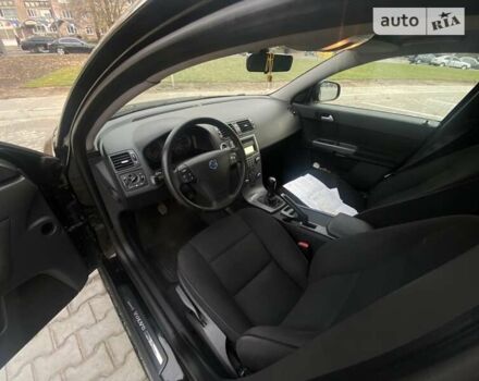 Черный Вольво В50, объемом двигателя 1.6 л и пробегом 180 тыс. км за 8700 $, фото 25 на Automoto.ua