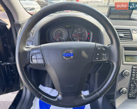 Черный Вольво В50, объемом двигателя 2 л и пробегом 210 тыс. км за 11000 $, фото 39 на Automoto.ua