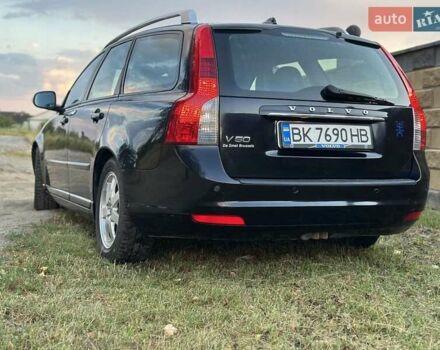 Черный Вольво В50, объемом двигателя 1.6 л и пробегом 232 тыс. км за 7600 $, фото 18 на Automoto.ua