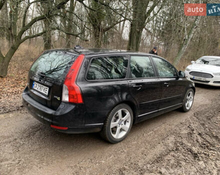 Черный Вольво В50, объемом двигателя 1.6 л и пробегом 270 тыс. км за 8500 $, фото 3 на Automoto.ua