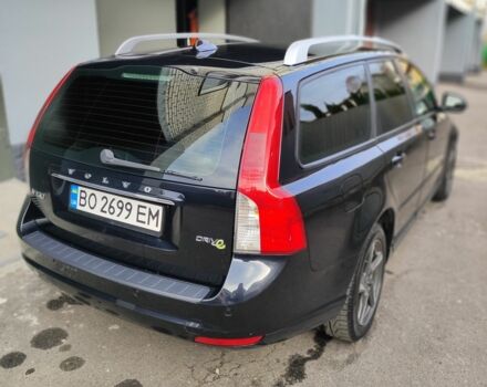 Черный Вольво В50, объемом двигателя 1.6 л и пробегом 208 тыс. км за 7400 $, фото 2 на Automoto.ua