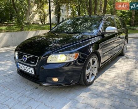 Черный Вольво В50, объемом двигателя 1.6 л и пробегом 235 тыс. км за 7800 $, фото 1 на Automoto.ua