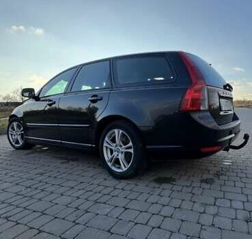 Черный Вольво В50, объемом двигателя 1.6 л и пробегом 215 тыс. км за 7600 $, фото 7 на Automoto.ua